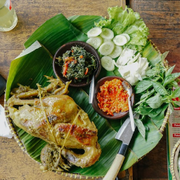 balinese pecel lele aka lalapan