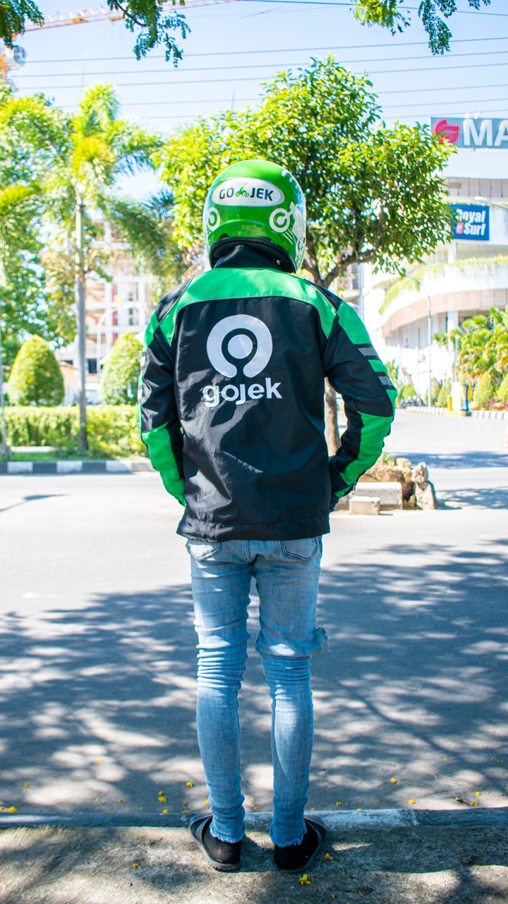 Gojek scooter driver