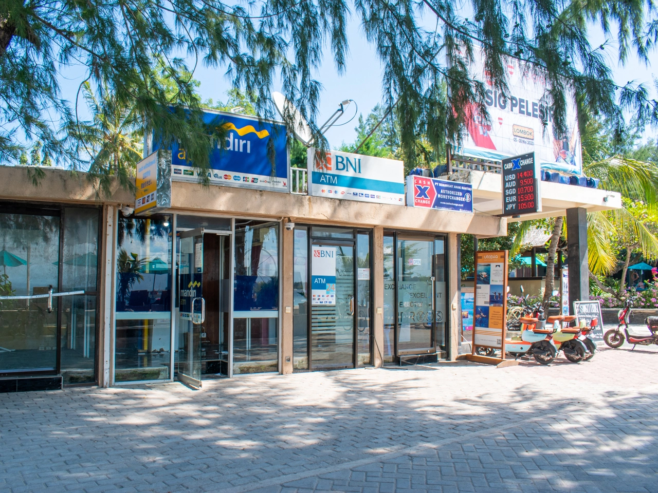 atm by the villa ombak on gili trawangan