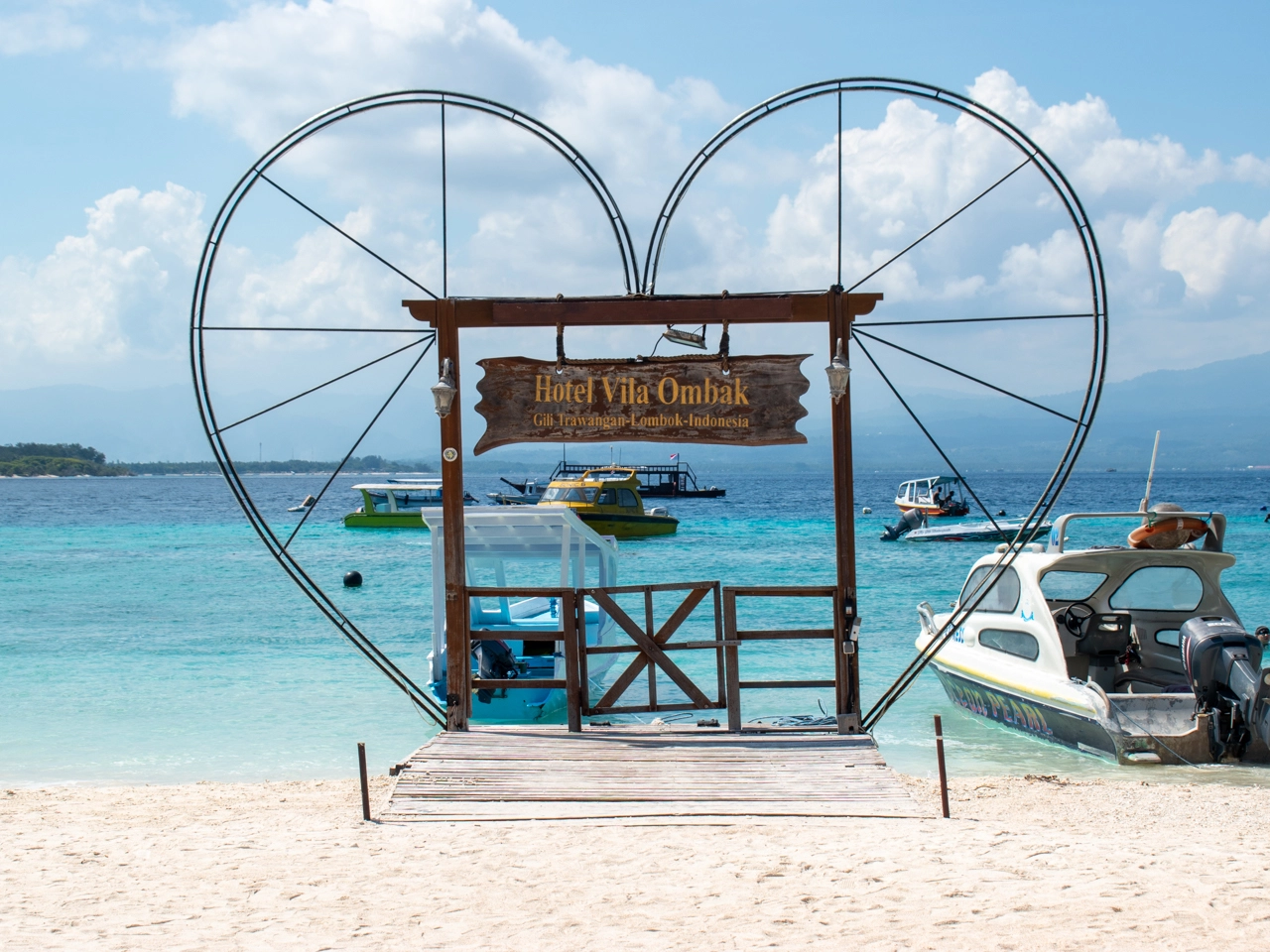 sunny day on gili islands