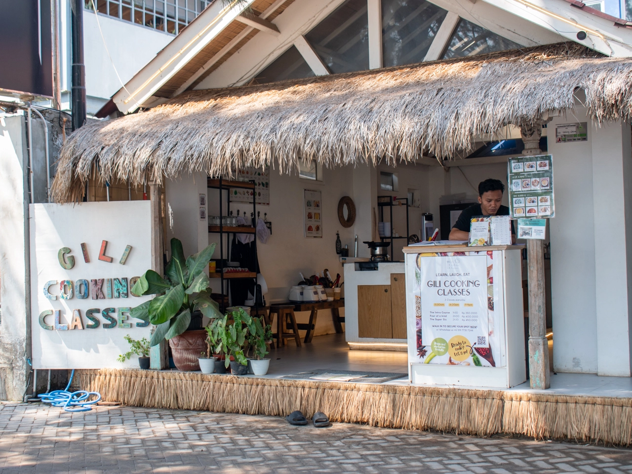 gili cooking class kitchen setup