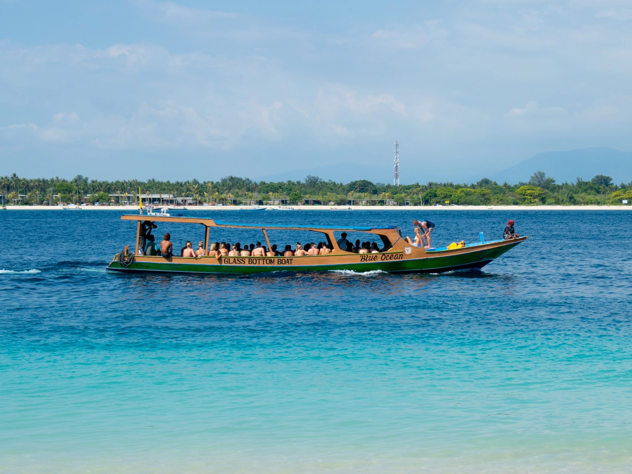 glass bottom boat tour on gili trawangan