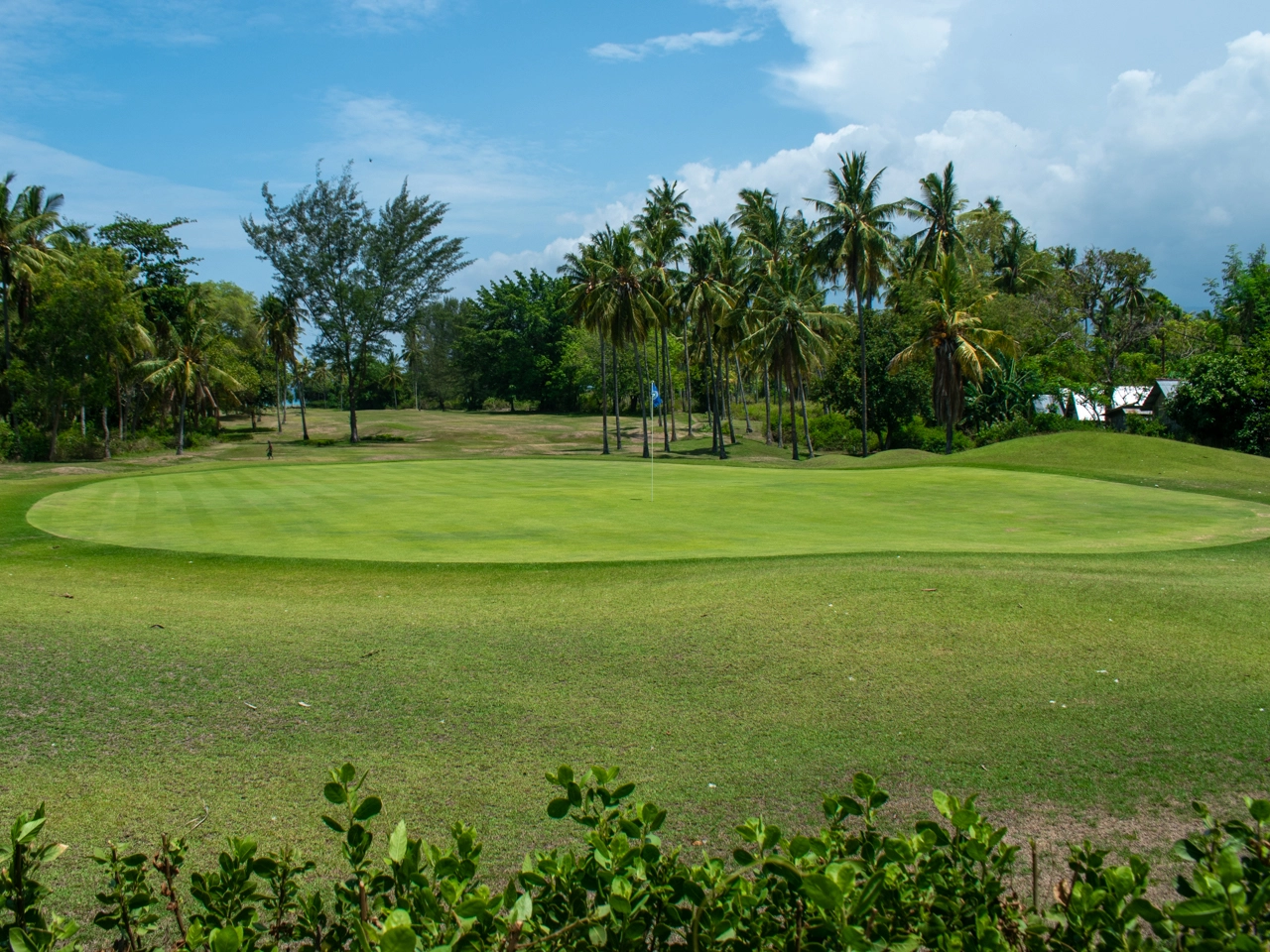 golf course gili trawangan