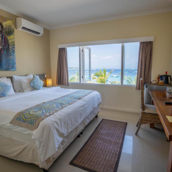 scallywags resort on the east side of gili trawangan