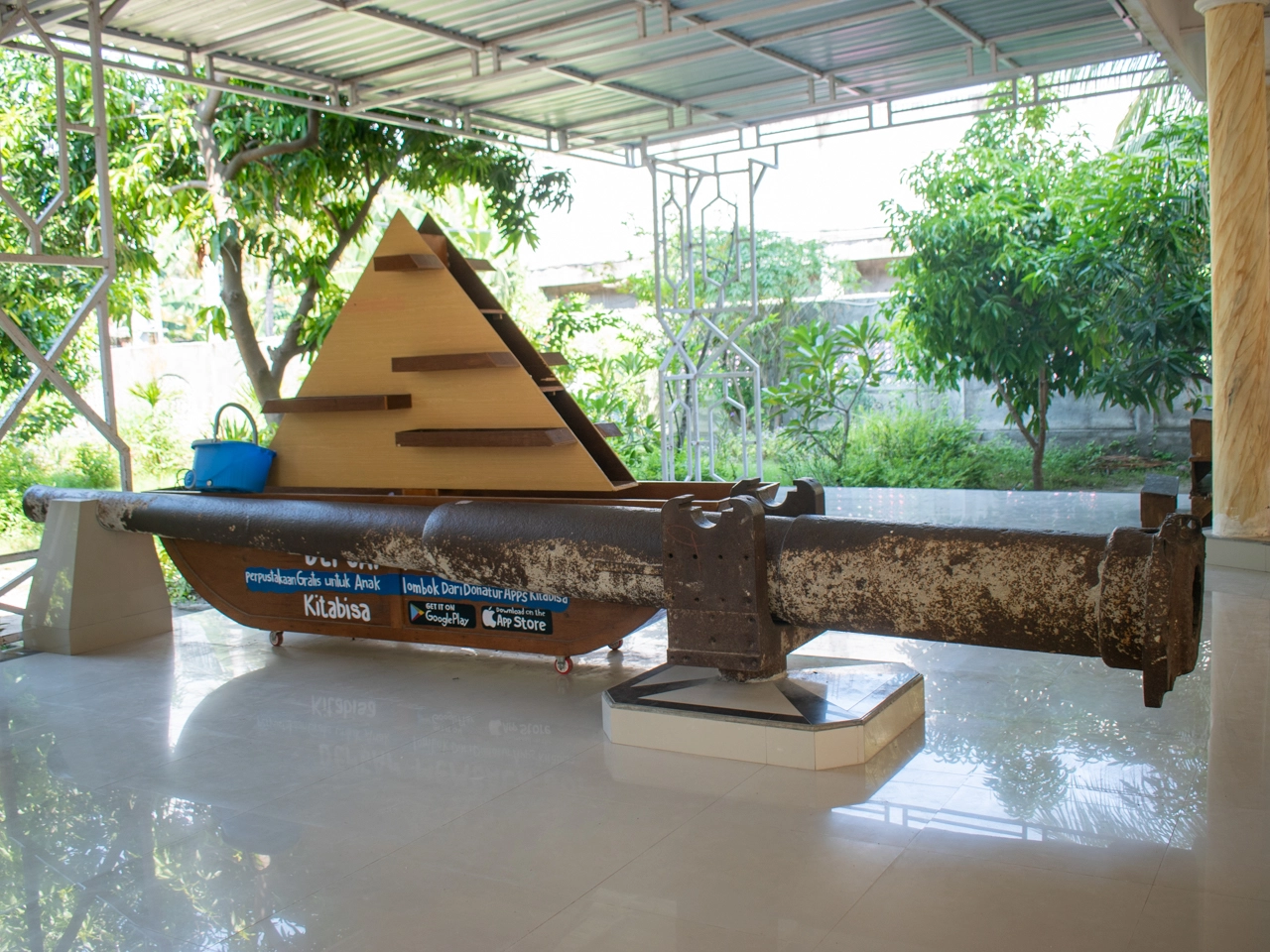 japanese cannon on gili trawangan