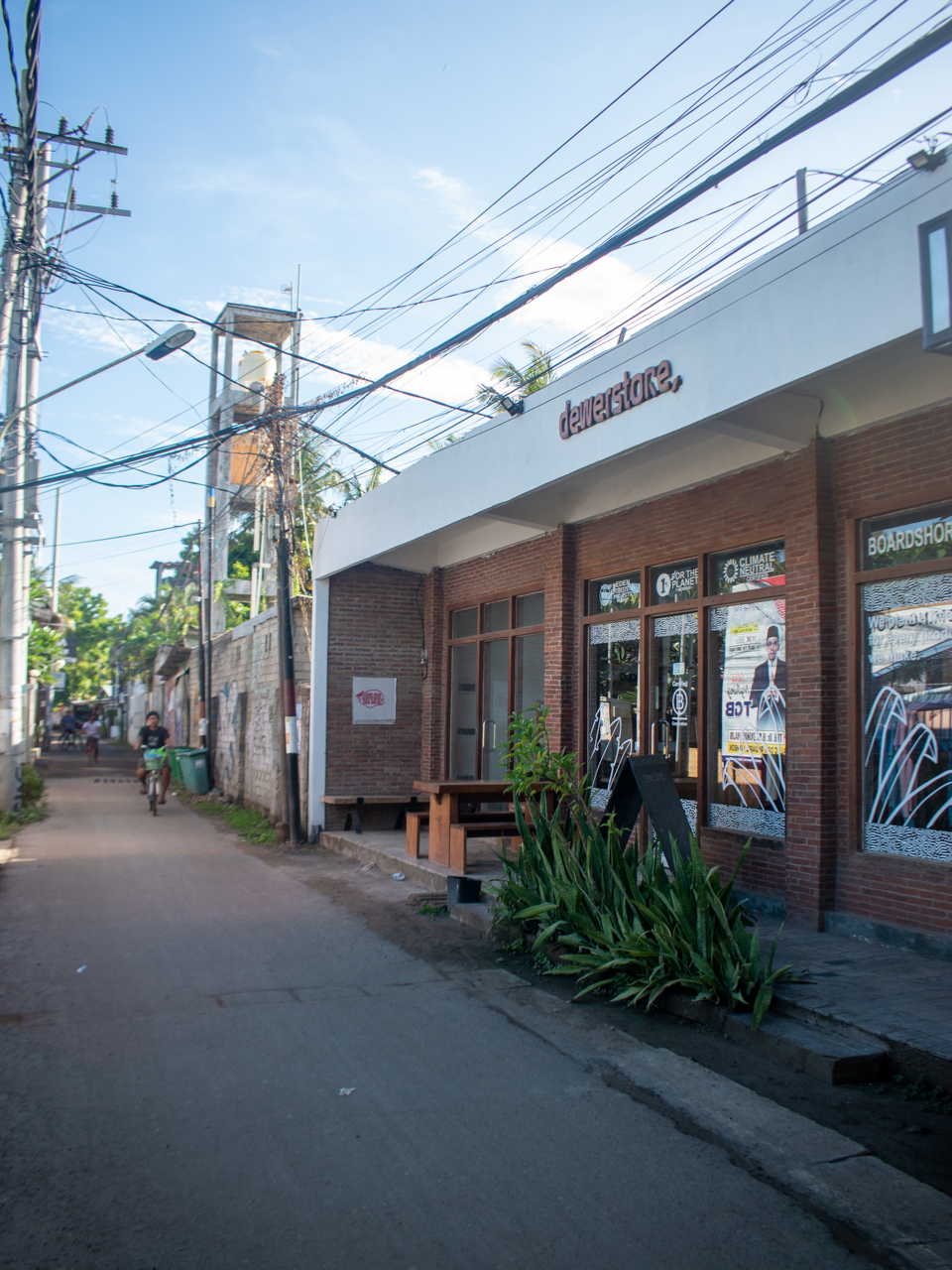 neighborhood area on gili trawangan