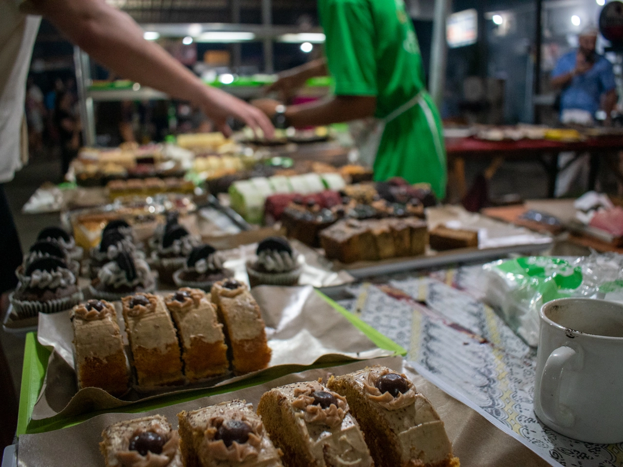 cakes at gili trawangan night market