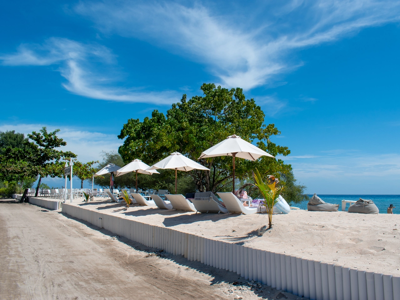 gili trawangan north beach 1 view from the street