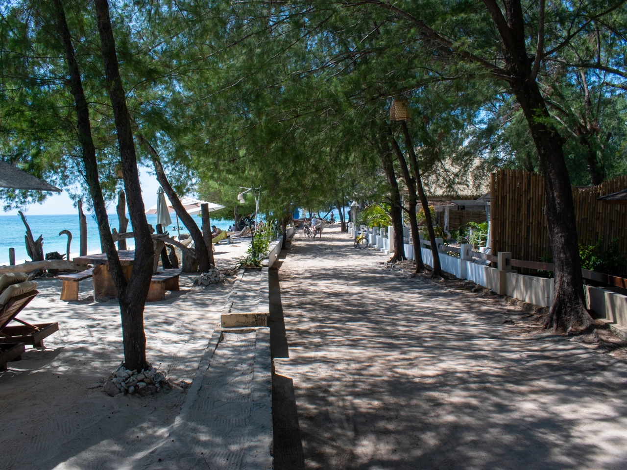 the street at the north beach 2 gili trawangan