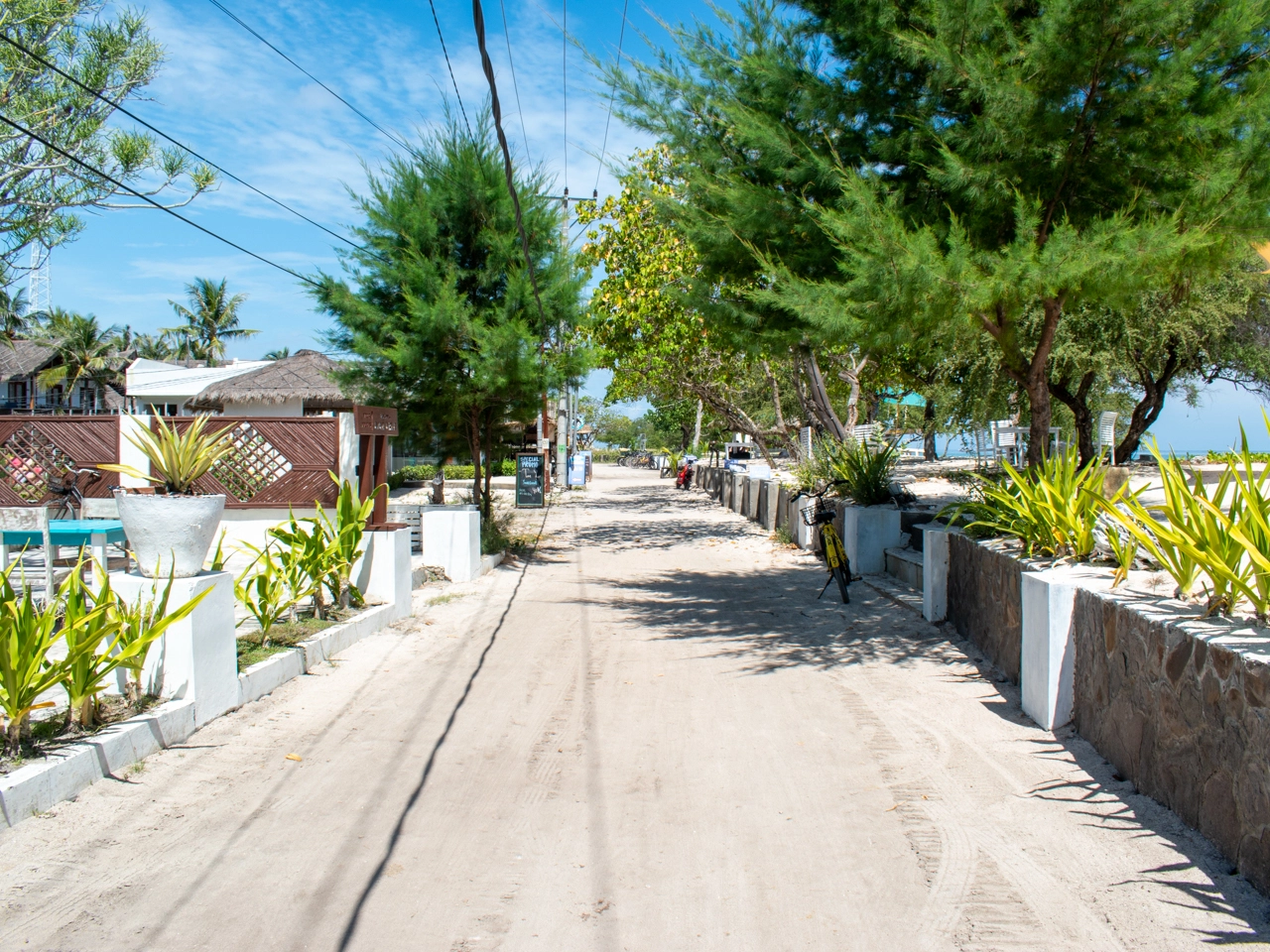 northwest beach street view on gili trawangan