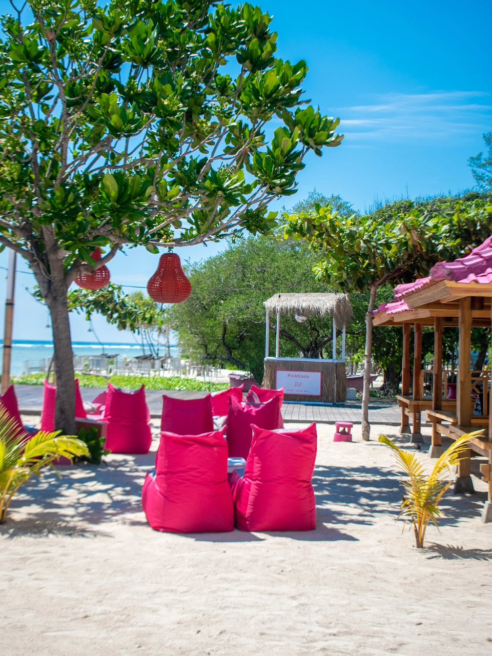 pink coco cafe gili trawangan
