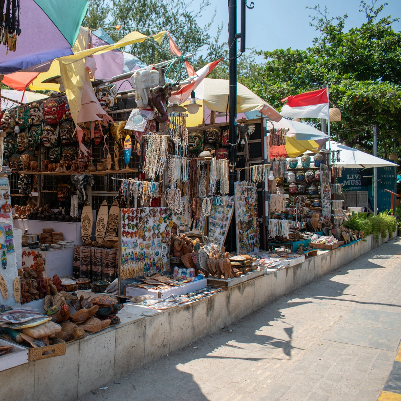 souvenir stalls gili trawangan