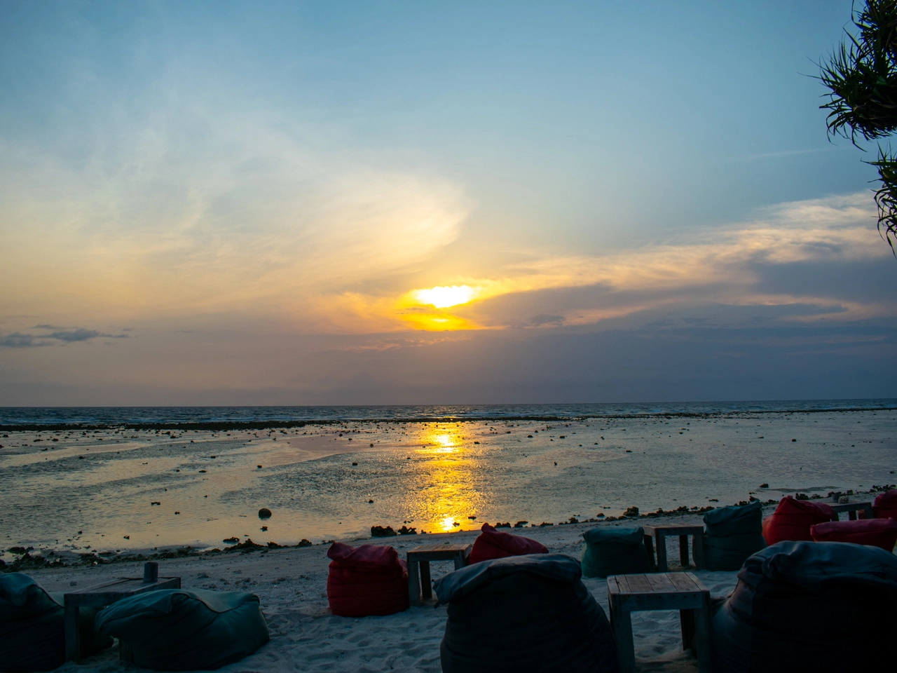 gili trawangan sunset beach