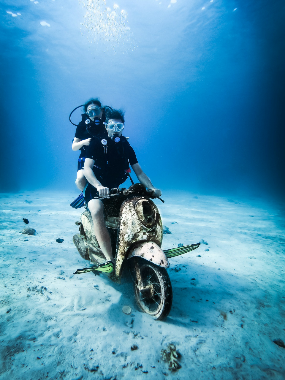 underwater scooter on gili trawangan