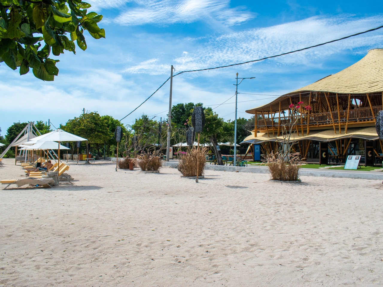 gili trawangan west beach 1 sunbeds